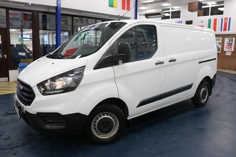 Used Ford Transit Custom 105 HP (77 kW) 2018 White Van