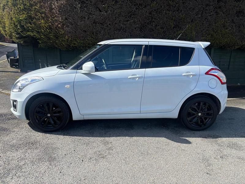 Usado Suzuki Swift SZ-L 94 HP (69 kW) 2016 Branco Citadino