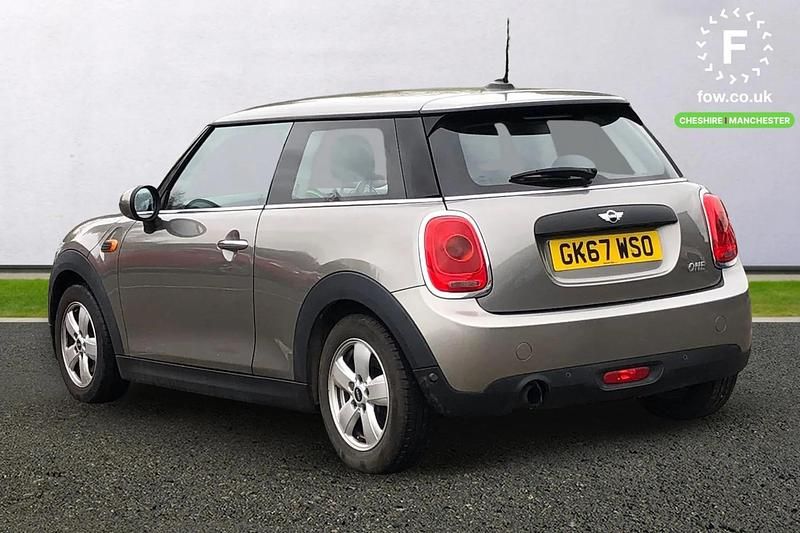 Używany Mini ONE Pepper 102 KM (75 kW) 2017 Srebrny Hatchback