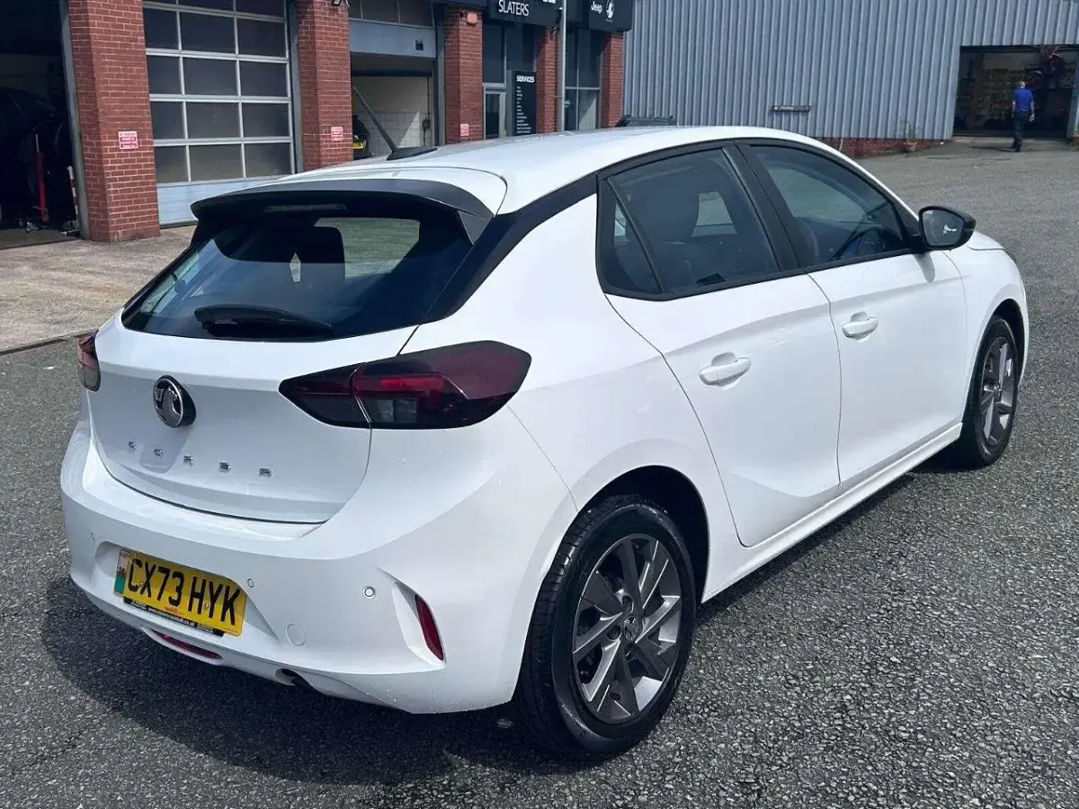 Used Vauxhall Corsa Design Edition 74 HP (54 kW) 2024 White Hatchback