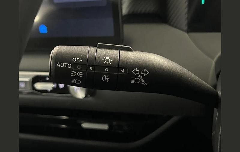 New MG MG5 EV SE 125 kW (170 HP) 2025 Blue Estate