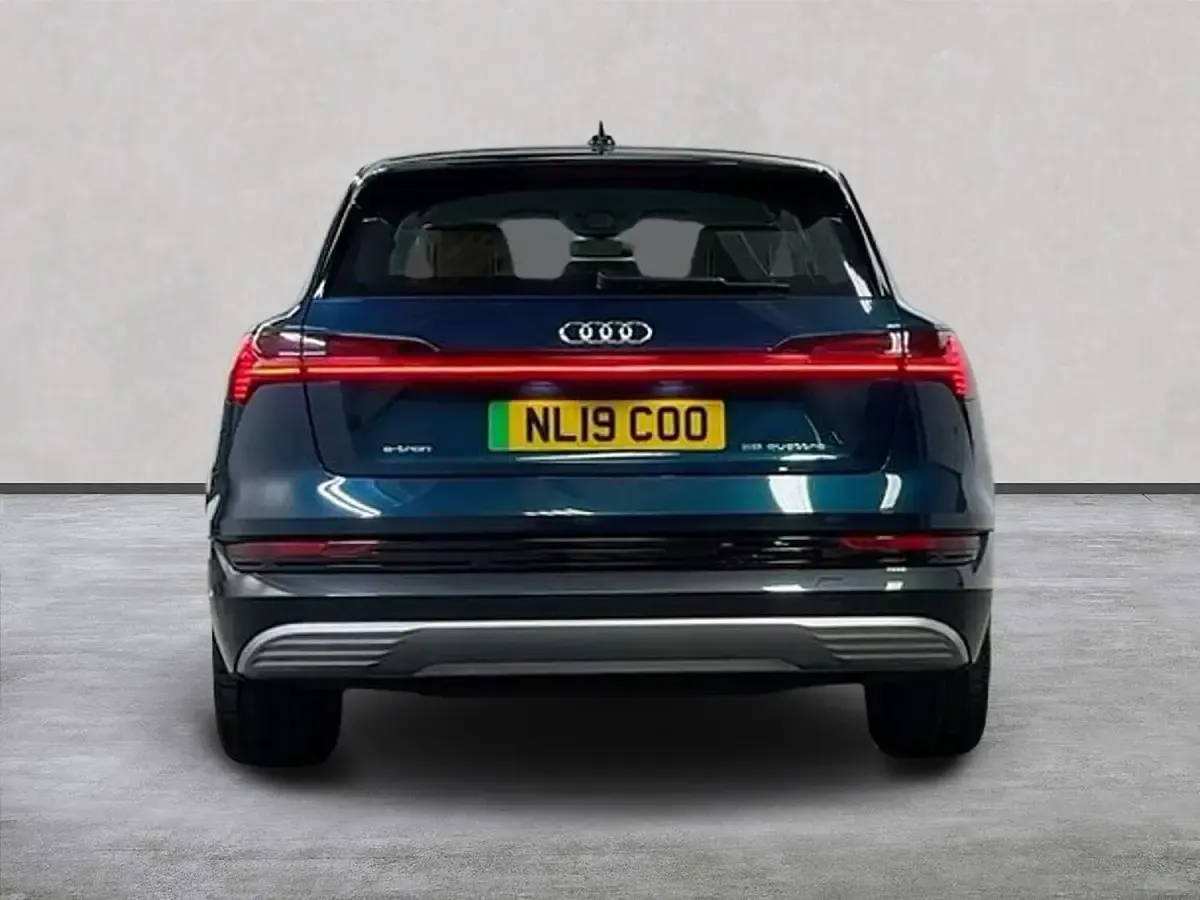 Used Audi e-tron Comfort 300 kW (408 HP) 2019 Blue SUV