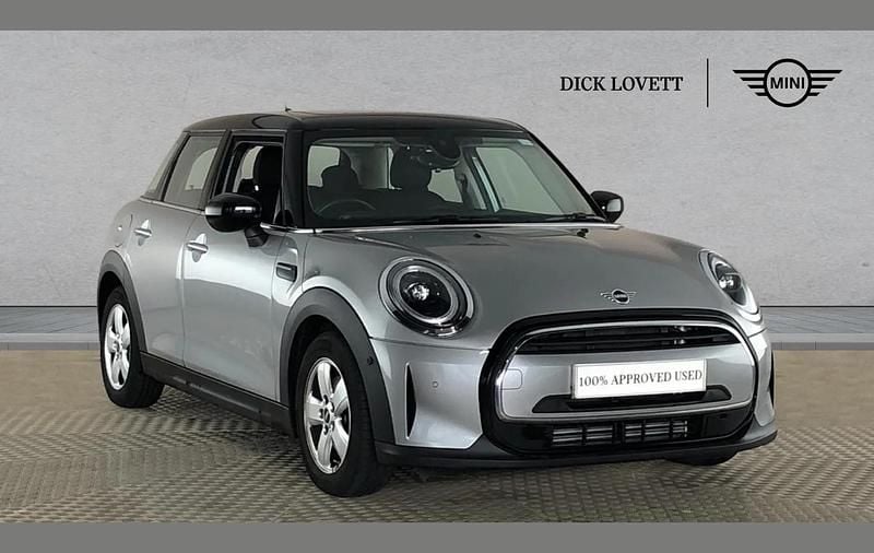 Used Mini Cooper Classic 134 HP (98 kW) 2023 Silver Hatchback