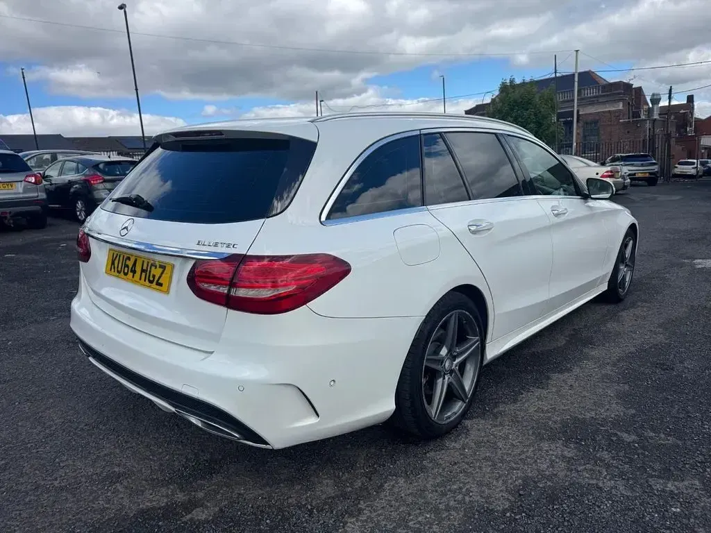 Used Mercedes C250 AMG Line Premium 204 HP (150 kW) 2014 White Estate