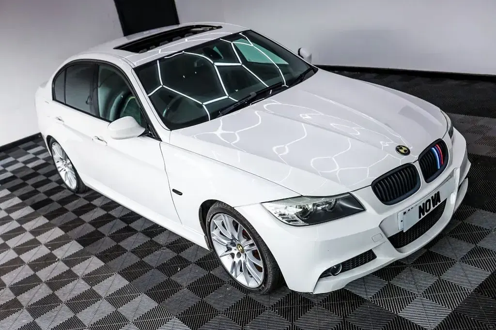 Used BMW 318 M Sport 2009 White Sedan