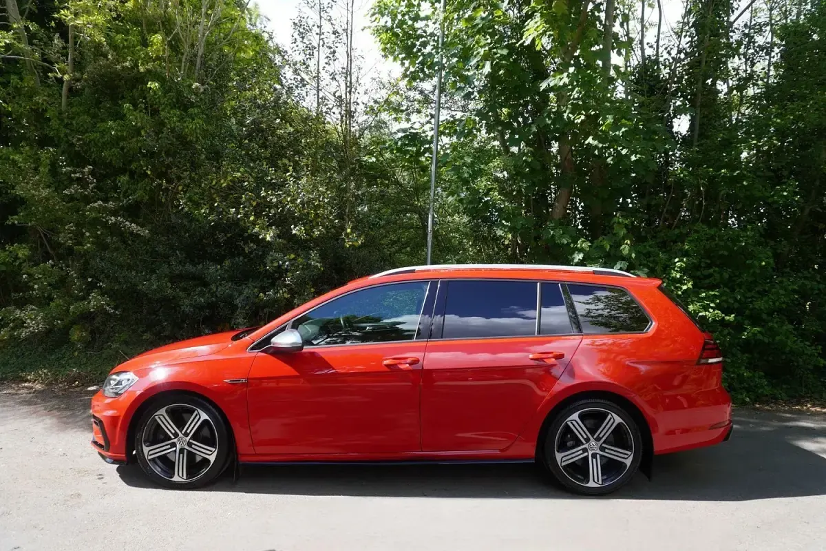 Used VW Golf VII R 310 HP (228 kW) 2017 Red Estate
