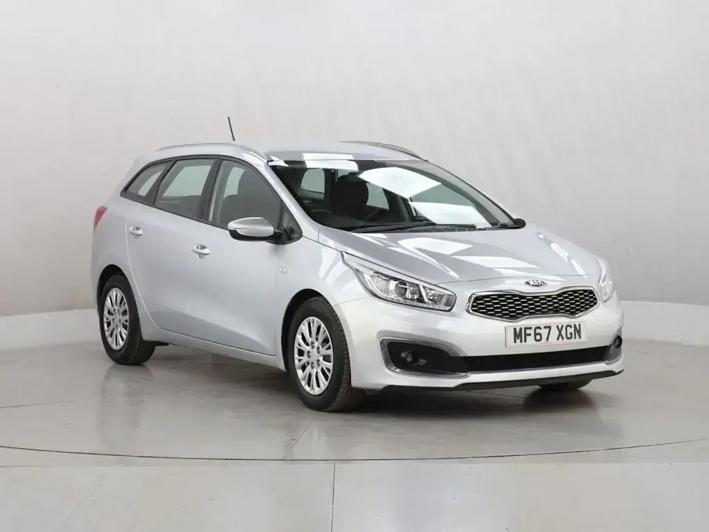 Używany Kia Ceed 2017 Srebrny Hatchback