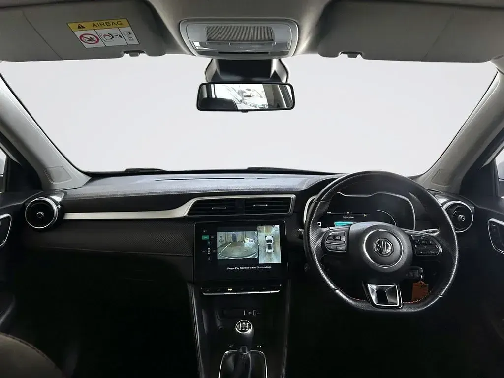 Käytetty MG ZS Exclusive 106 HP (77 kW) 2022 Valkoinen Katumaasturi