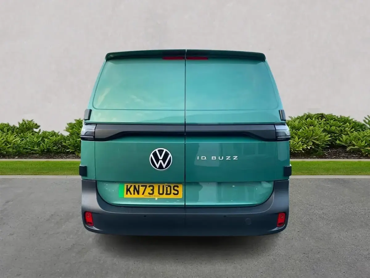 Usado VW ID. Buzz 150 kW (204 HP) 2023 Verde Monovolume