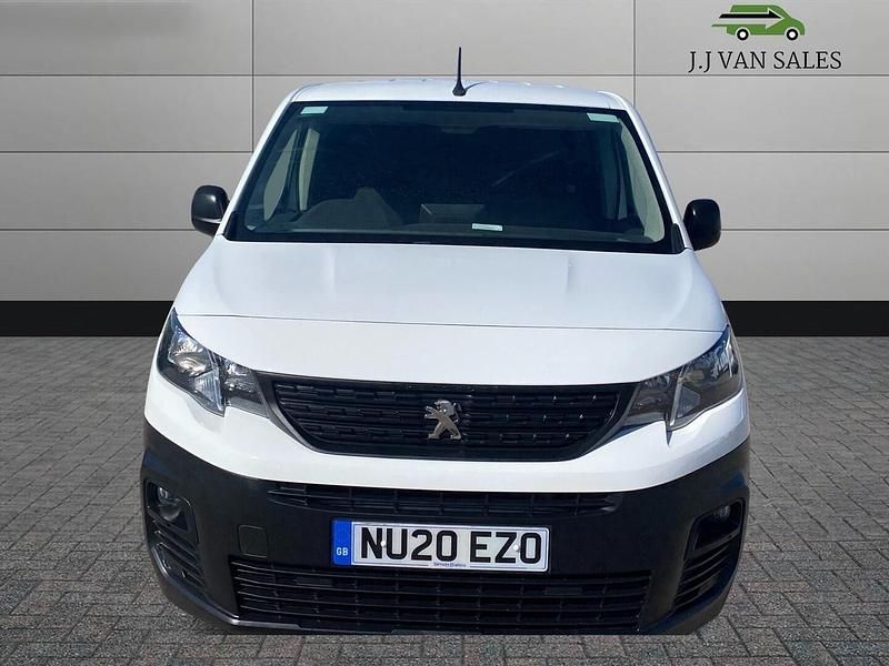 Used Peugeot Partner 131 HP (96 kW) 2020 White MPV