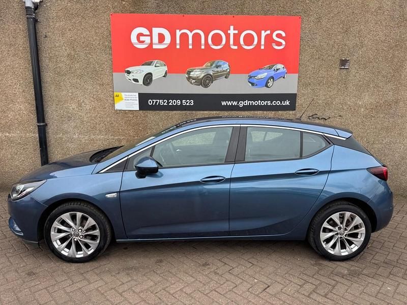 Used Vauxhall Astra Design Edition 110 HP (80 kW) 2016 Blue Hatchback
