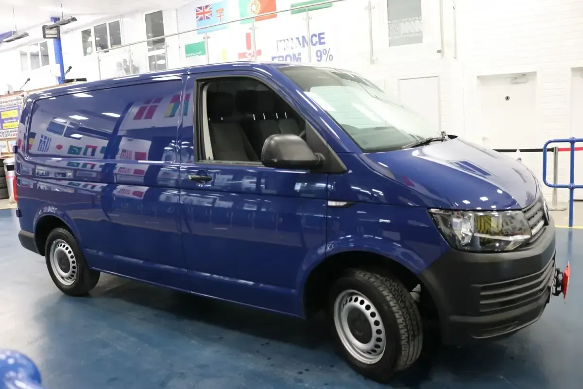 Used VW T6 Startline 102 HP (75 kW) 2017 Blue Van