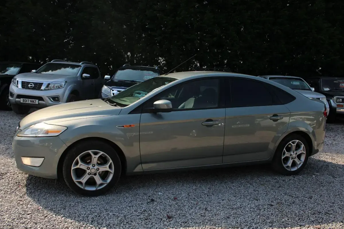 Used Ford Mondeo Zetec 145 HP (106 kW) 2007 Grey Hatchback