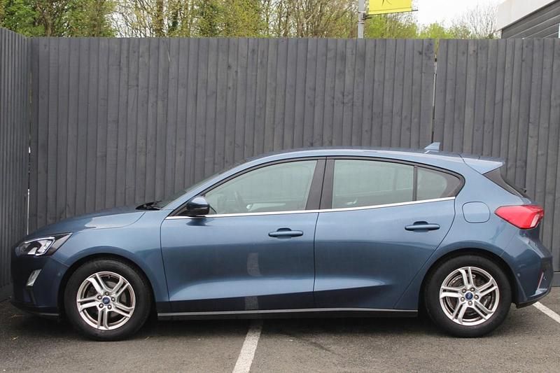Used Ford Focus Zetec 125 HP (91 kW) 2021 Blue Hatchback
