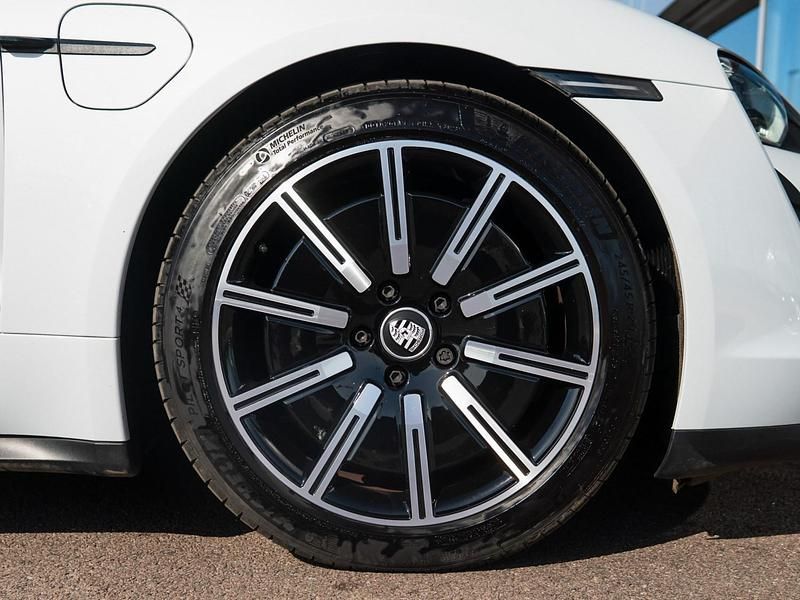 Used Porsche Taycan Performance Package 419 kW (571 HP) 2023 Grey Sedan