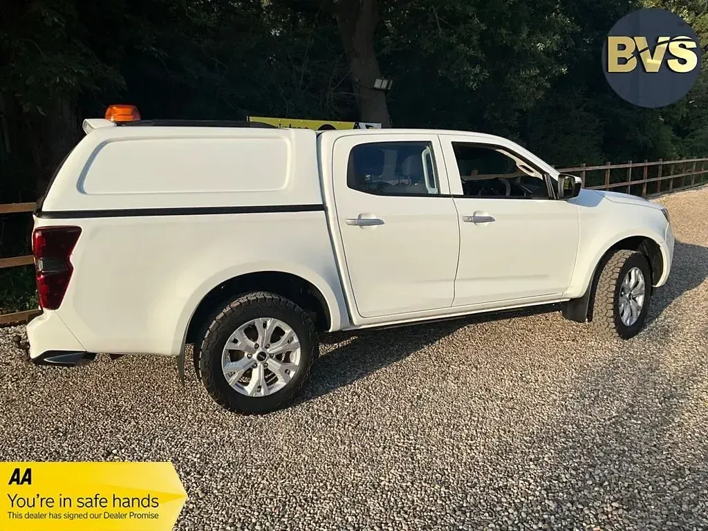 Used Isuzu D-Max 164 HP (120 kW) 2023 White Pickup
