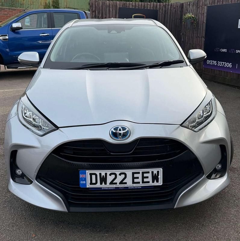 Used Toyota Yaris Hybrid Design 2022 Silver Hatchback
