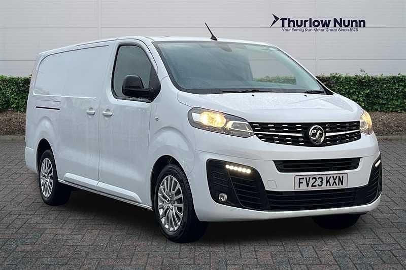 Used Vauxhall Vivaro 145 HP (106 kW) 2023 White MPV