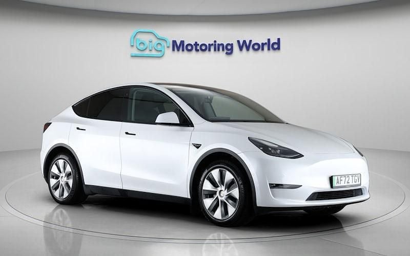 White Used 2022 Tesla Model Y Long Range AWD SUV | £24,800 (Fair price) - Image 1/4