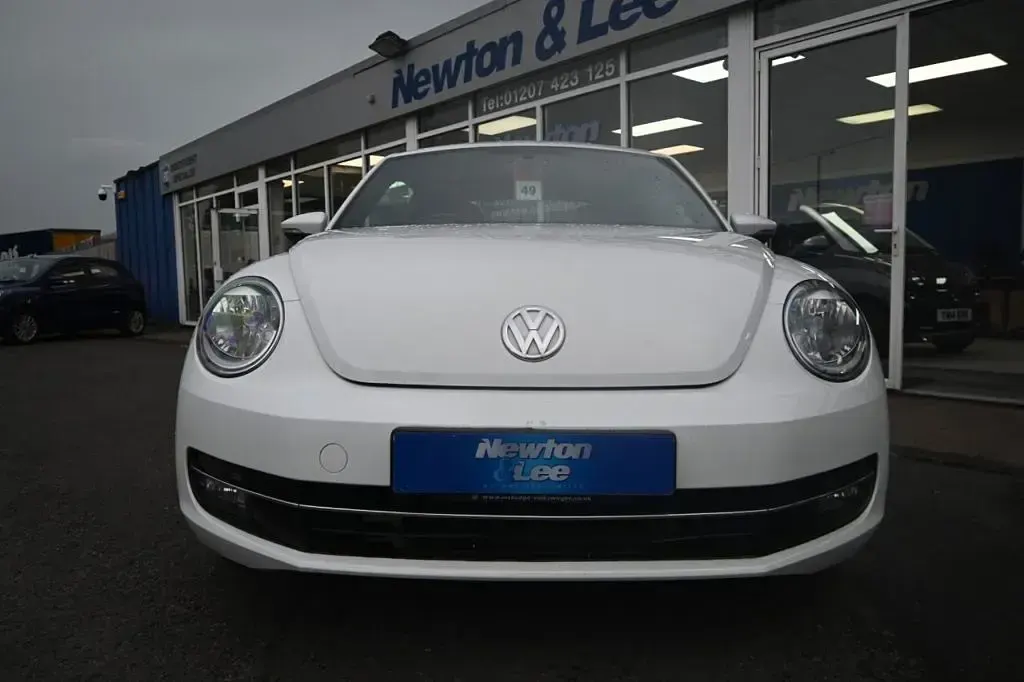 Used VW Beetle Design 150 HP (110 kW) 2015 White Hatchback