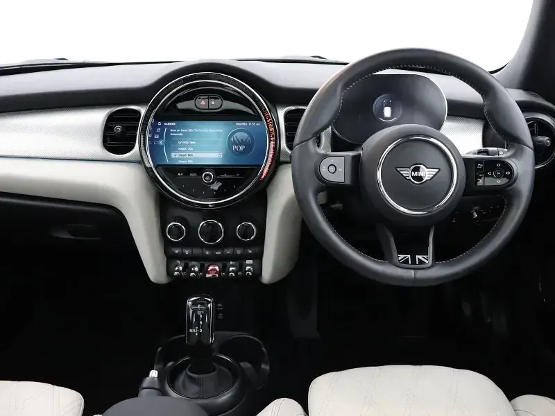 Begagnad Mini Cooper Exclusive 134 HK (98 kW) 2023 Svart Halvkombi