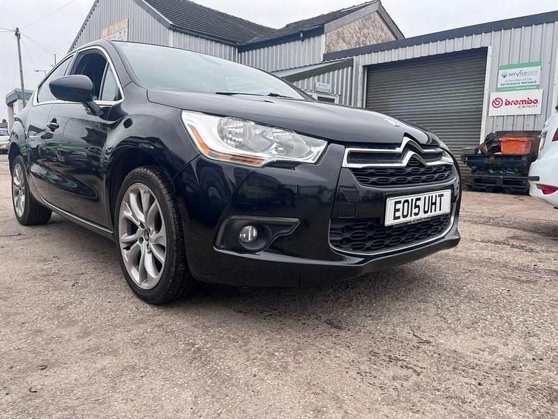 Usado Citroën DS4 115 HP (84 kW) 2015 Preto Citadino