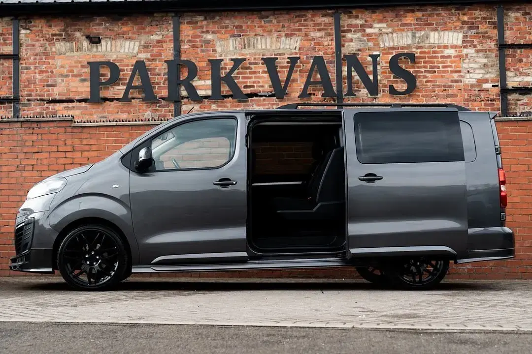 Usado Vauxhall Vivaro Elite 145 CV (106 kW) 2022 Gris Monovolumen
