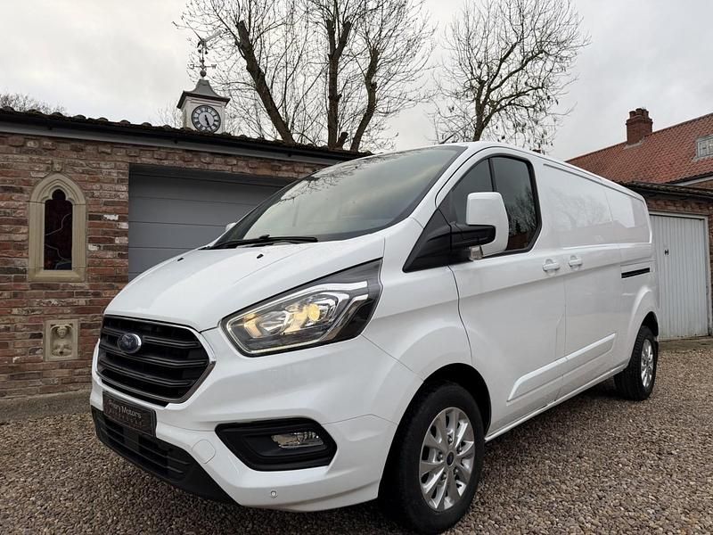Used Ford Transit Custom Limited 130 HP (95 kW) 2020 White Van