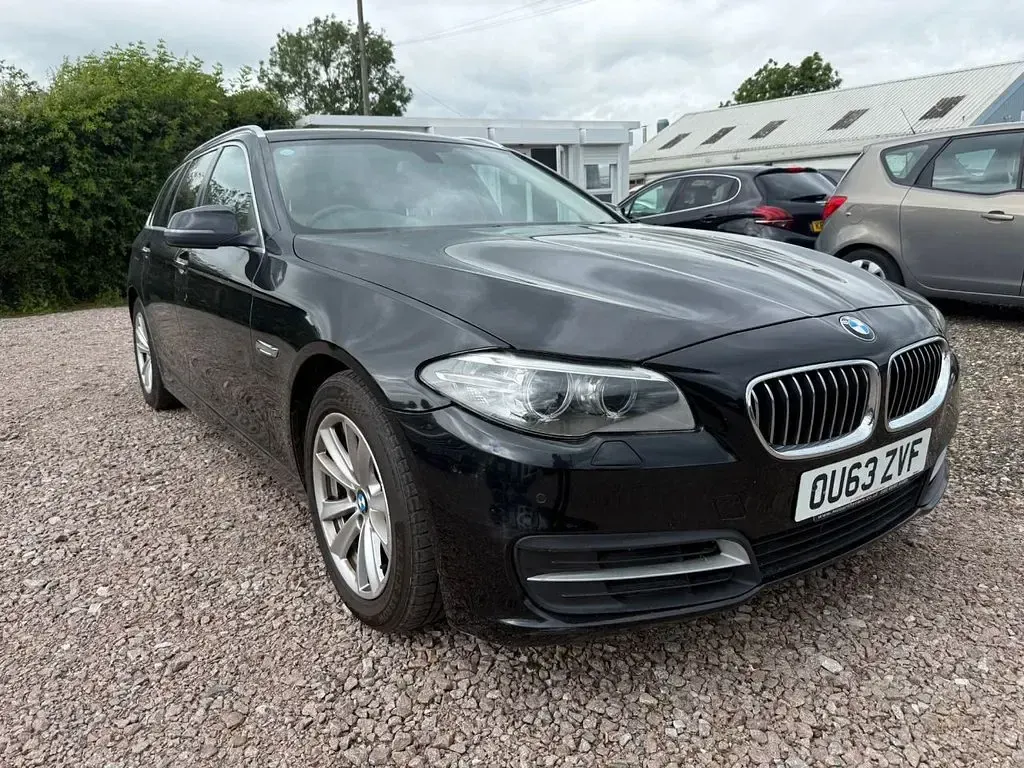 Used BMW 525 Executive 218 HP (160 kW) 2013 Black Estate