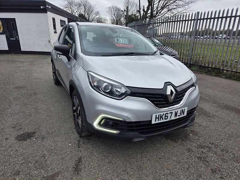 Used Renault Captur Dynamique 90 HP (66 kW) 2018 Silver SUV