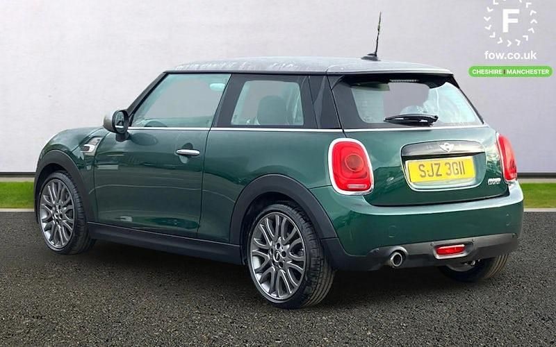 Usado Mini Cooper Chili 136 HP (100 kW) 2017 Verde Citadino