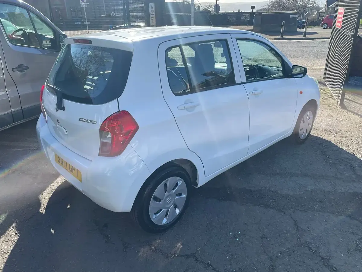 Used Suzuki Celerio 68 HP (50 kW) 2017 White Hatchback