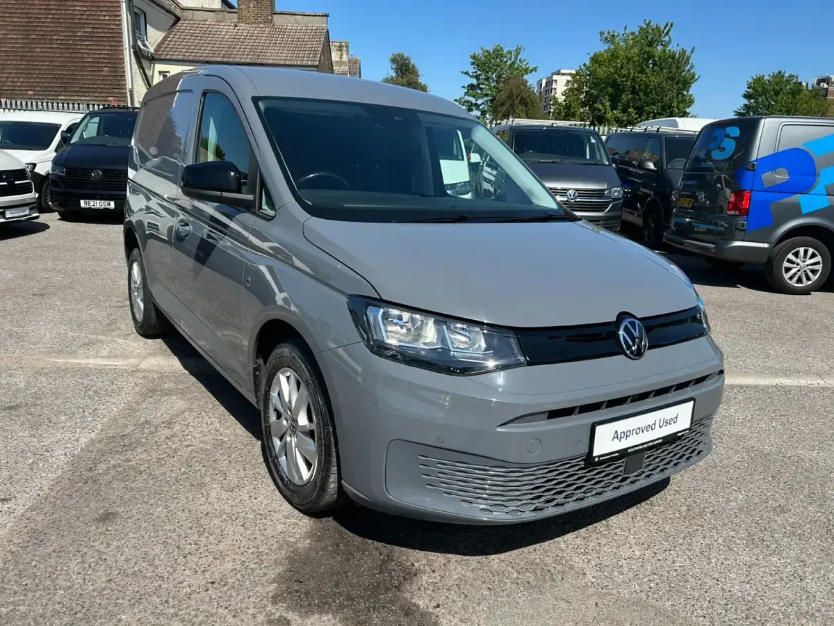 Begagnad VW Caddy Pro 114 HK (83 kW) 2021 Grå Minibuss