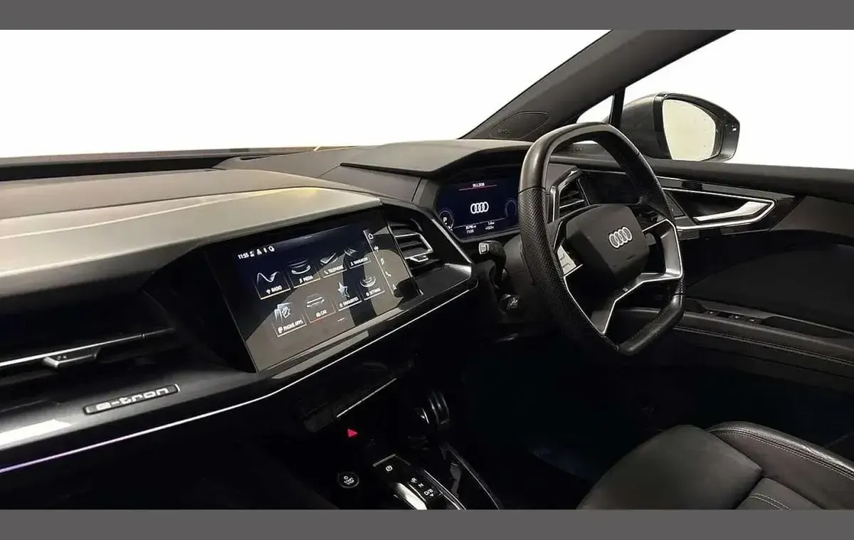 Used Audi Q4 e-tron Comfort 150 kW (204 HP) 2021 Grey SUV