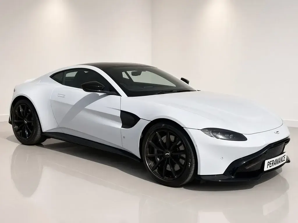 Used Aston Martin Vantage 510 HP (375 kW) 2018 White Coupe