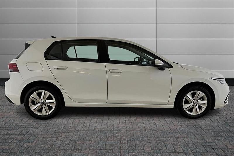 Used VW Golf VIII Life 130 HP (95 kW) 2022 White Hatchback