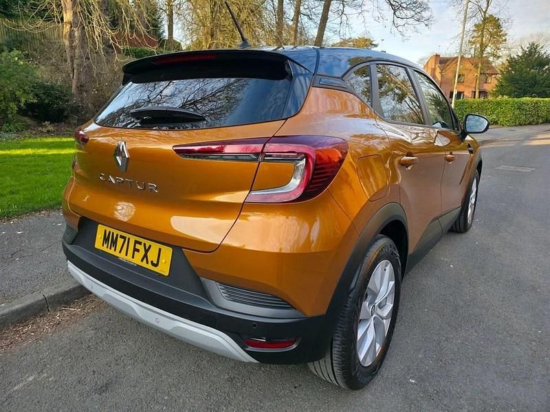 Used Renault Captur Iconic 2022 Orange/black SUV
