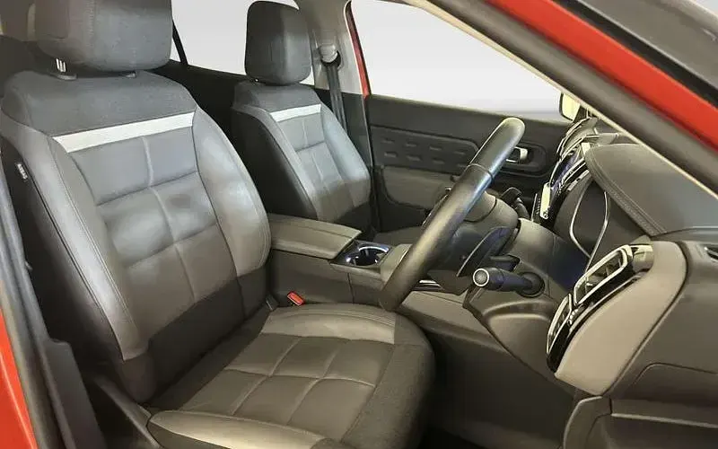 Used Citroën C5 Aircross Shine 226 HP (166 kW) 2022 Red SUV