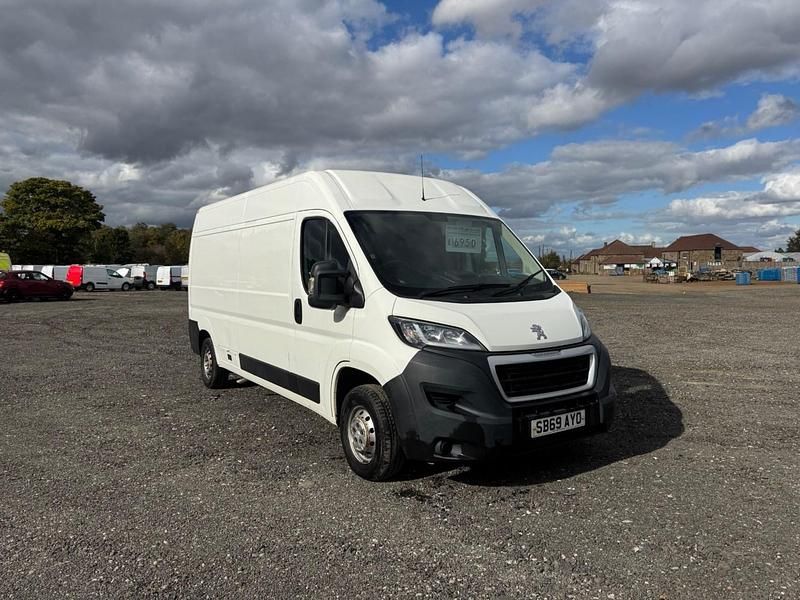 White Used 2019 Peugeot Boxer Van | £6,950 (Good price) - Image 1/4