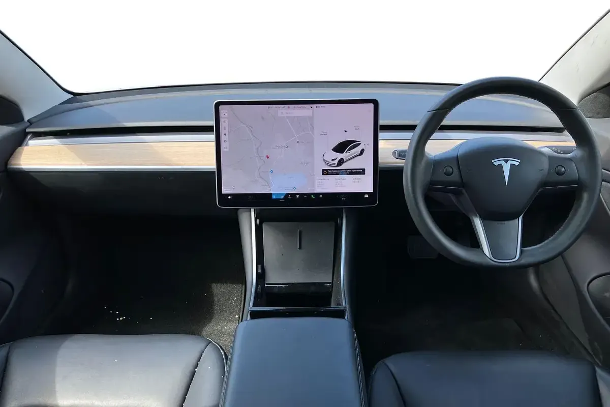 Used Tesla Model 3 Long Range AWD 77 kW (106 HP) 2019 White Sedan