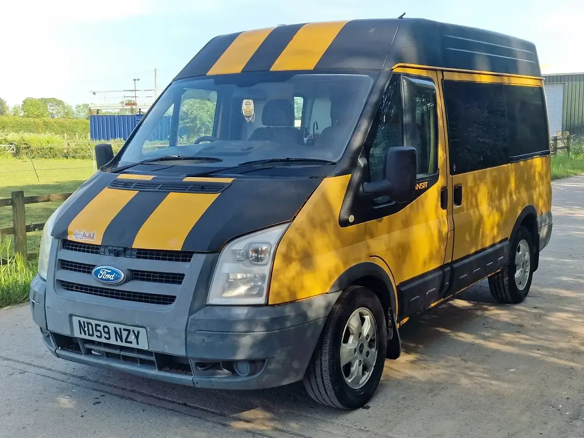Used Ford Transit 115 HP (84 kW) 2009 Yellow Van