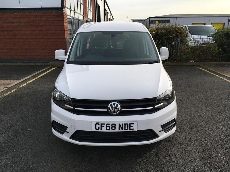 White Used 2018 VW Caddy Highline MPV | £6,400 (Super price) - Image 1/4