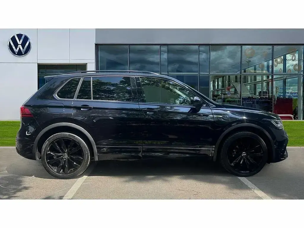 Used VW Tiguan Black Edition 150 HP (110 kW) 2024 Black SUV