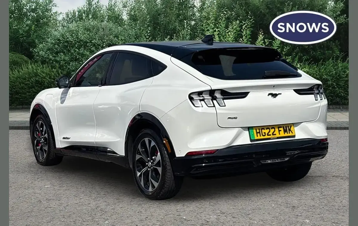 Begagnad Ford Mustang Mach-E Extended Range 258 kW (351 HK) 2022 Vit SUV