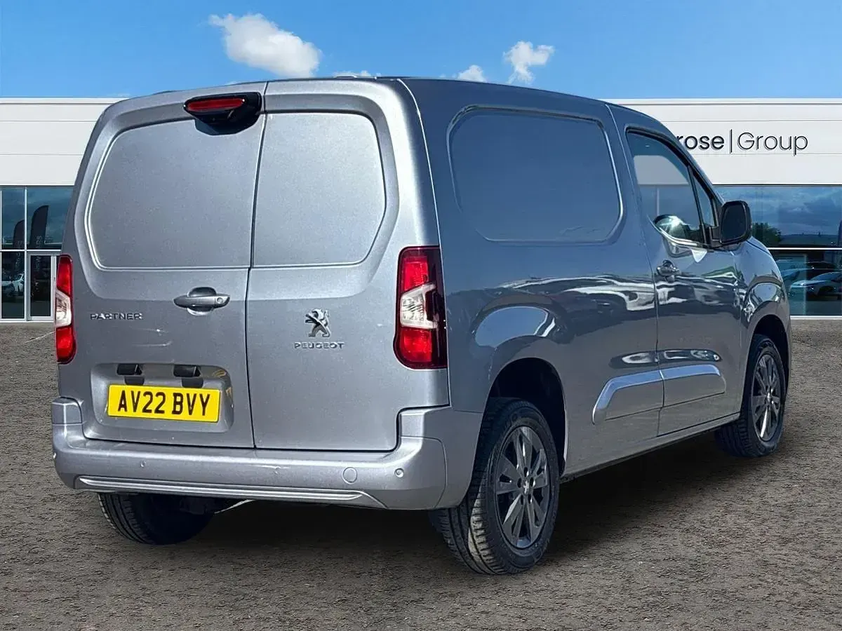 Second-hand Peugeot Partner 131 CP (96 kW) 2022 Gri Monovolum