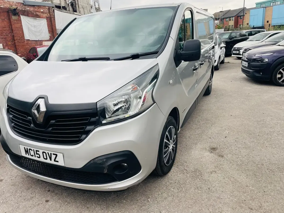 Used Renault Trafic Business 2015 Silver MPV