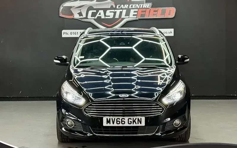 Usado Ford S-MAX Titanium 179 HP (131 kW) 2018 Monovolume