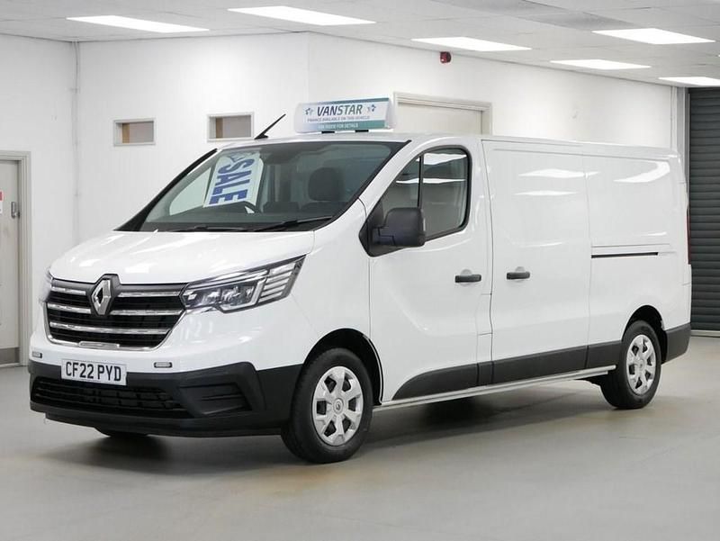 Used Renault Trafic Business 130 HP (95 kW) 2022 White MPV