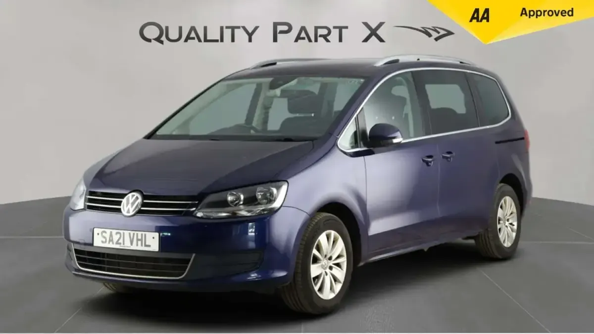 Usado VW Sharan SE 150 HP (110 kW) 2021 Azul Monovolume