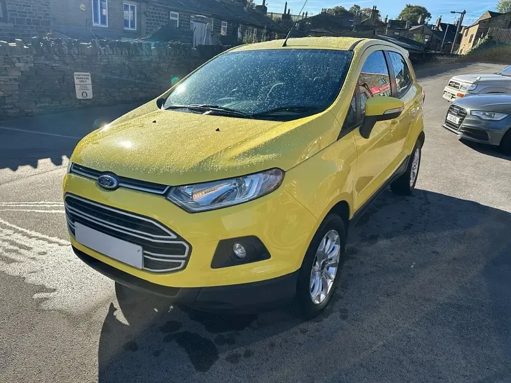 Used Ford Ecosport Zetec 125 HP (91 kW) 2016 Yellow SUV